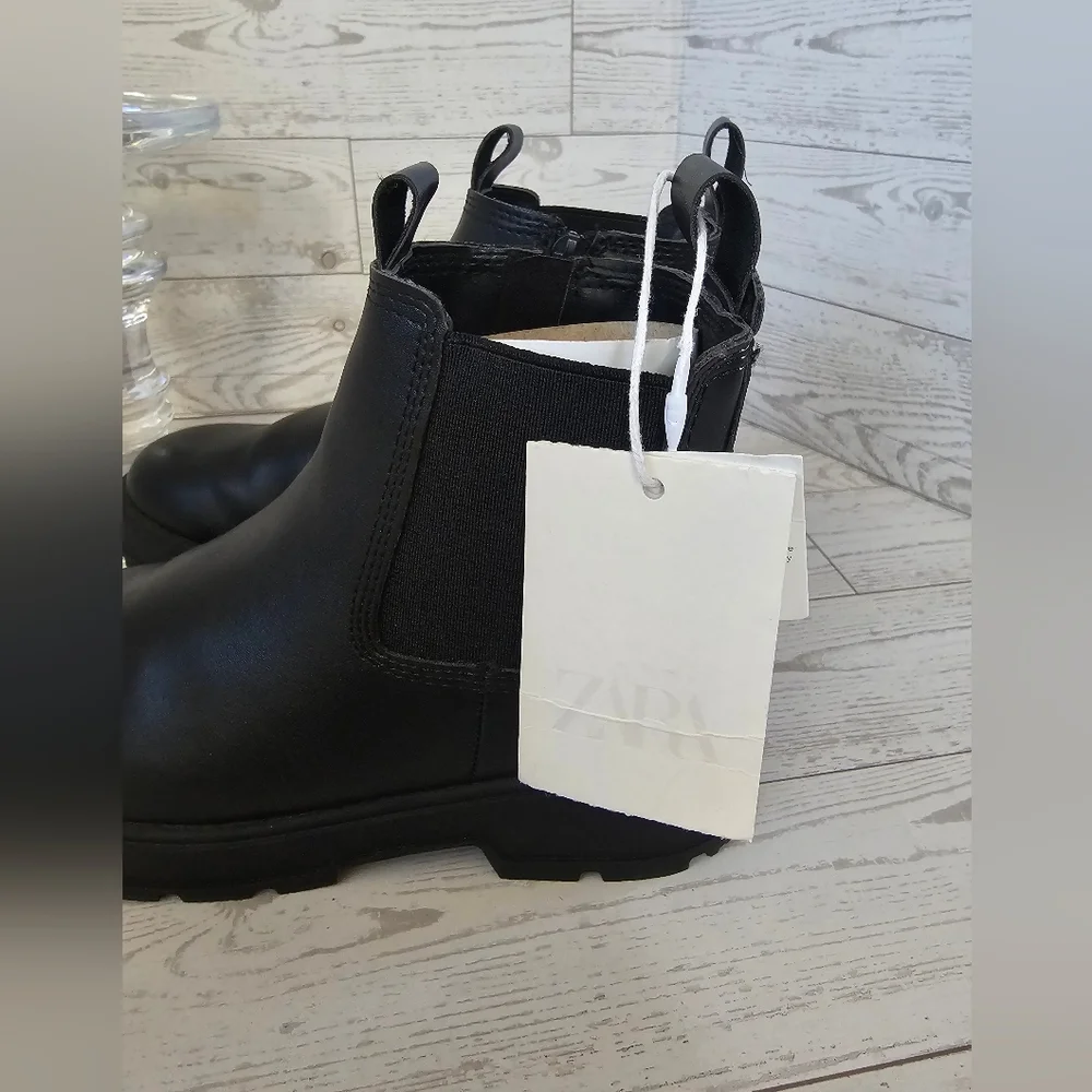 ZARA Kids Black Leather Chunky Boots Size 12.5 US (EU 30) Stylish & Durable